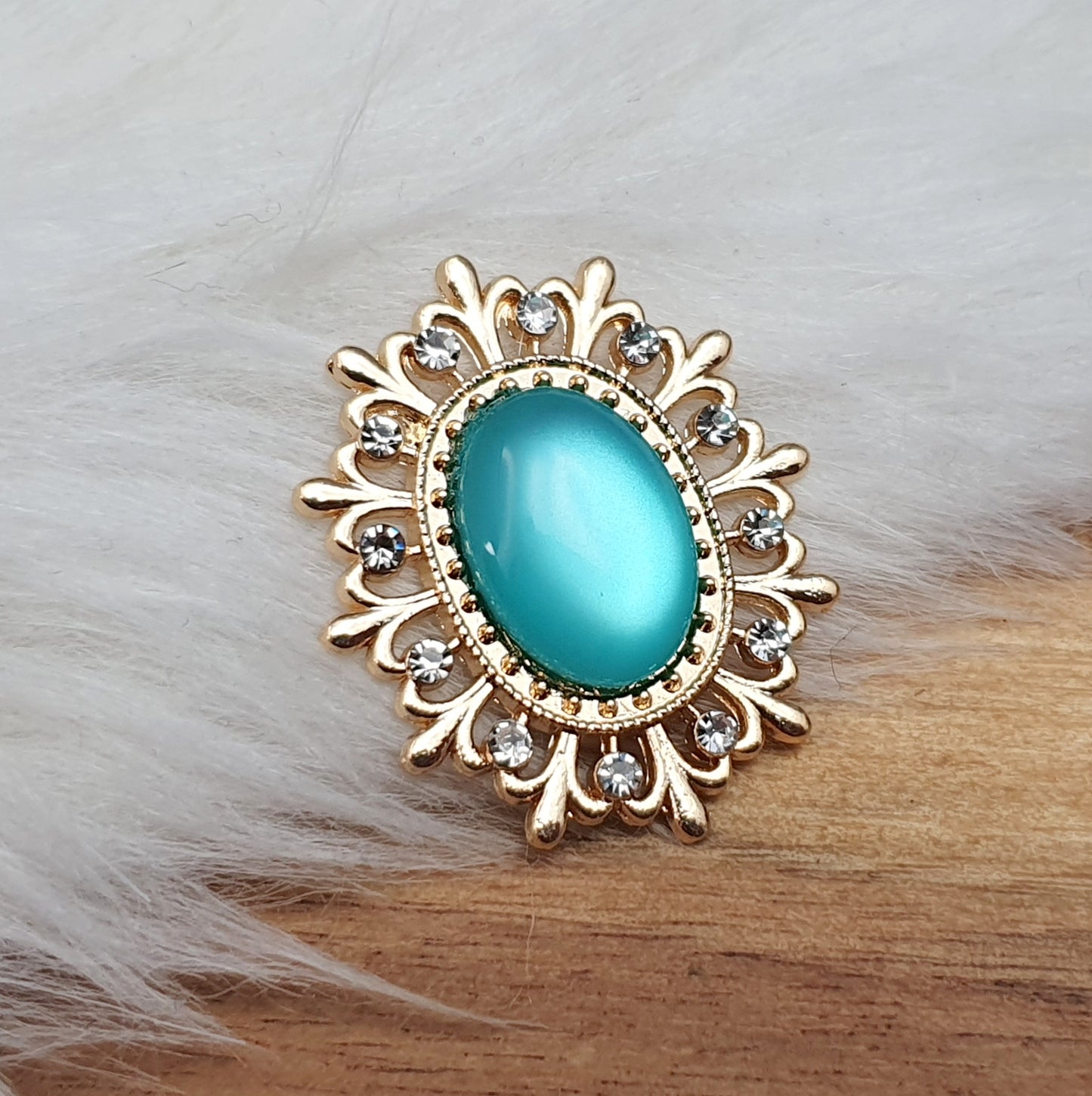 Vergoldetes Zierelement mit Strass & Cabochon, Moonstoneoptik, 29x25mm