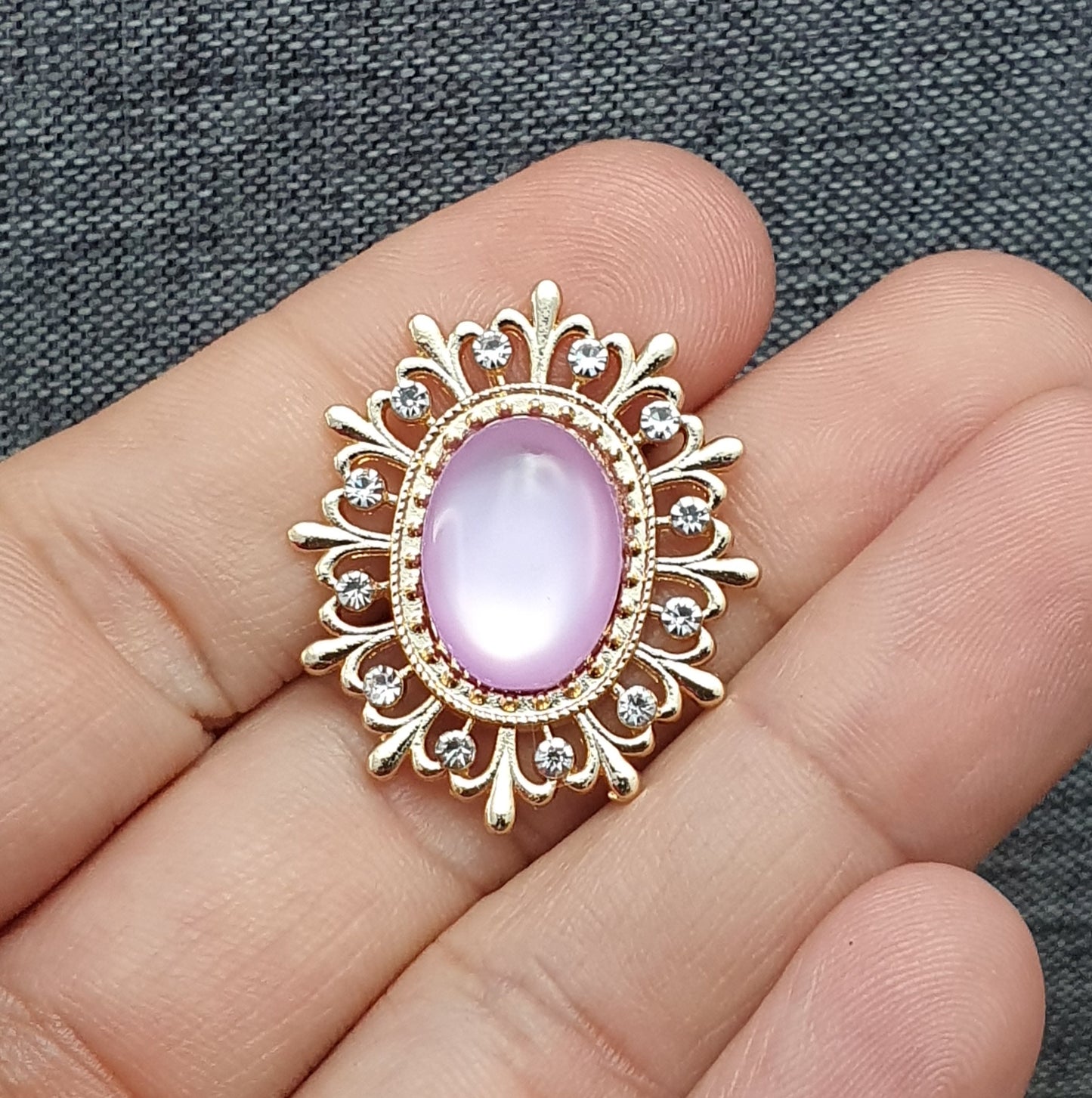 Vergoldetes Zierelement mit Strass & Cabochon, Moonstoneoptik, 29x25mm