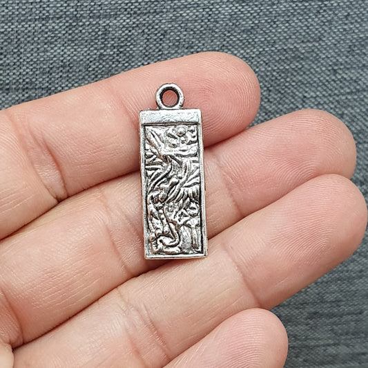 2 Anhänger, Drachenfahne, 29mm, antik silberfarbig, Schmuck Basteln