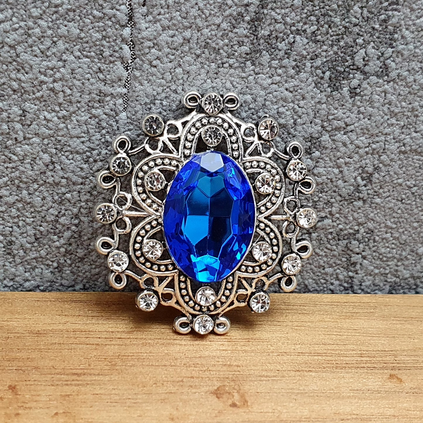 Zierelement mit Strass und Schmuckstein Königsblau, 27 x 23mm