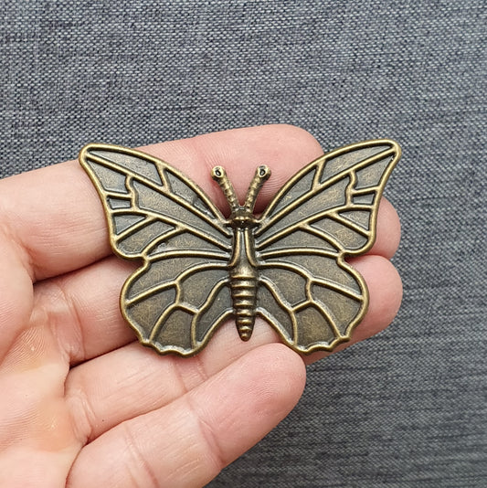 2 Vintage gestanzte Metallelemente, Schmetterling, 60mm, antik bronzefarbig, Kreativbedarf