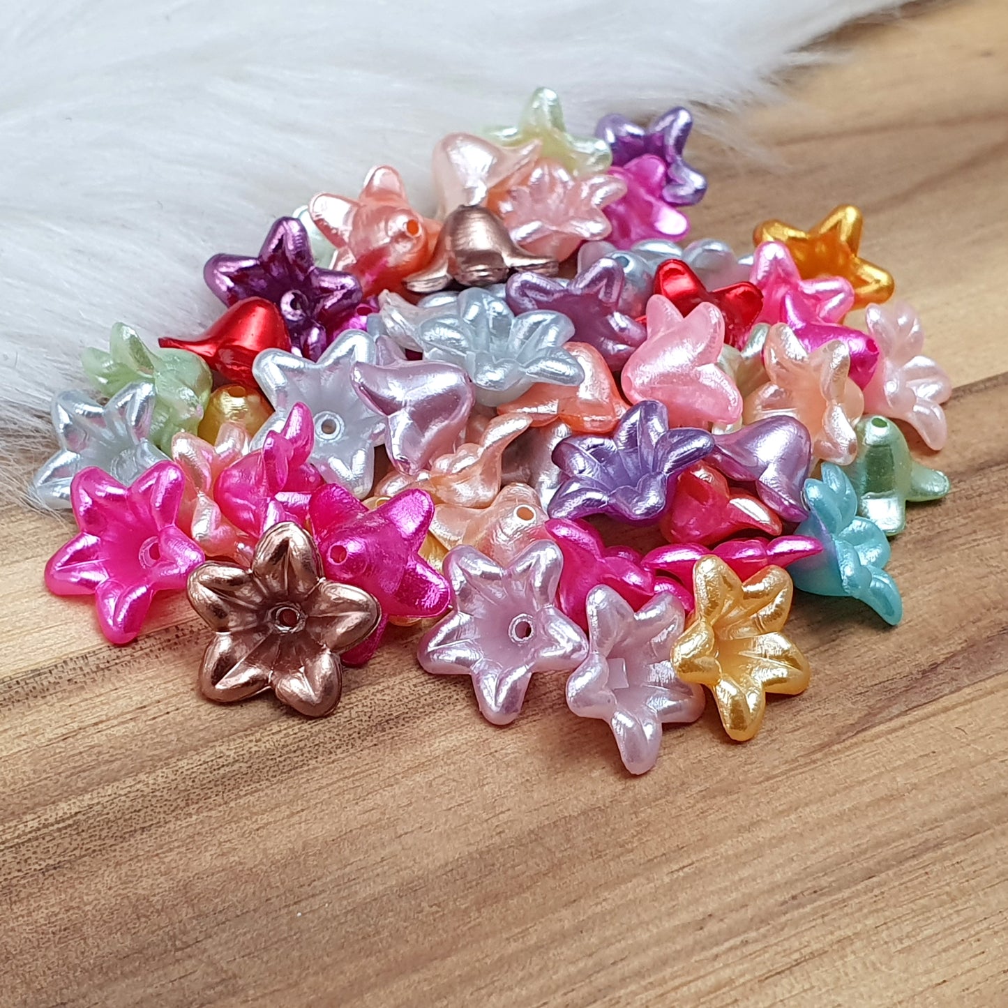 100 Blüten, Perlen, 12mm, Perlmuttschimmer, FARBMIX, Kreativbedarf