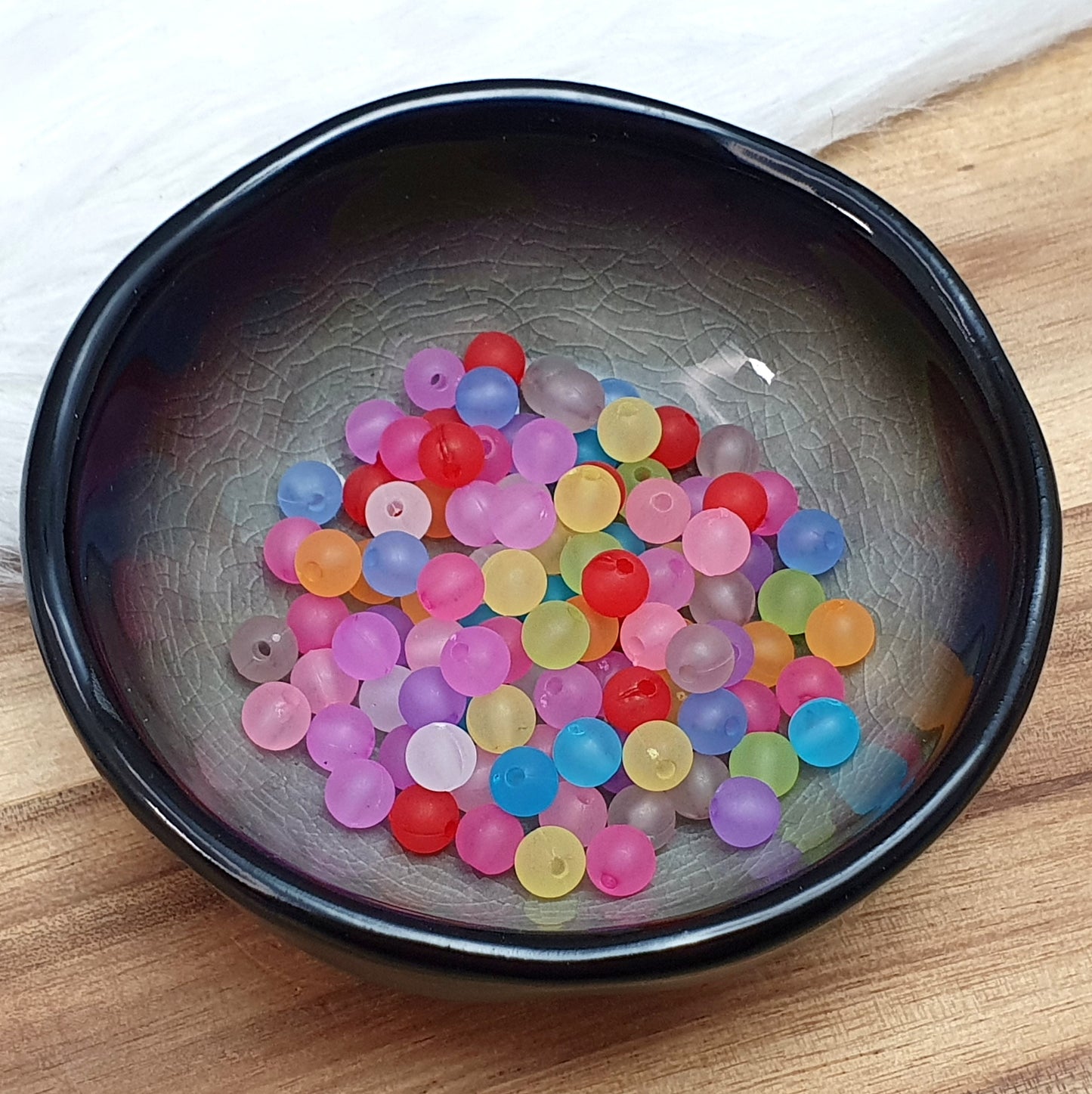 100 Perlen, Acryl, Kugel, Gefrostet, 6mm, Farbmix