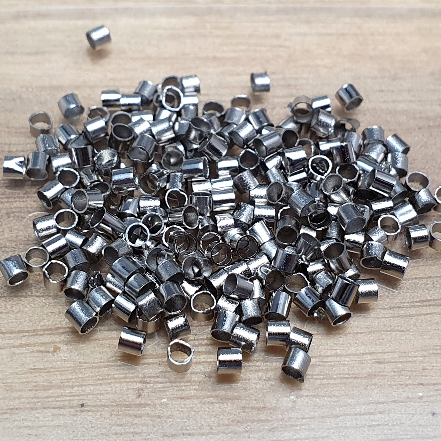 ca. 150 Quetschröhrchen, platinfarbig, 2mm, Schmuck DIY