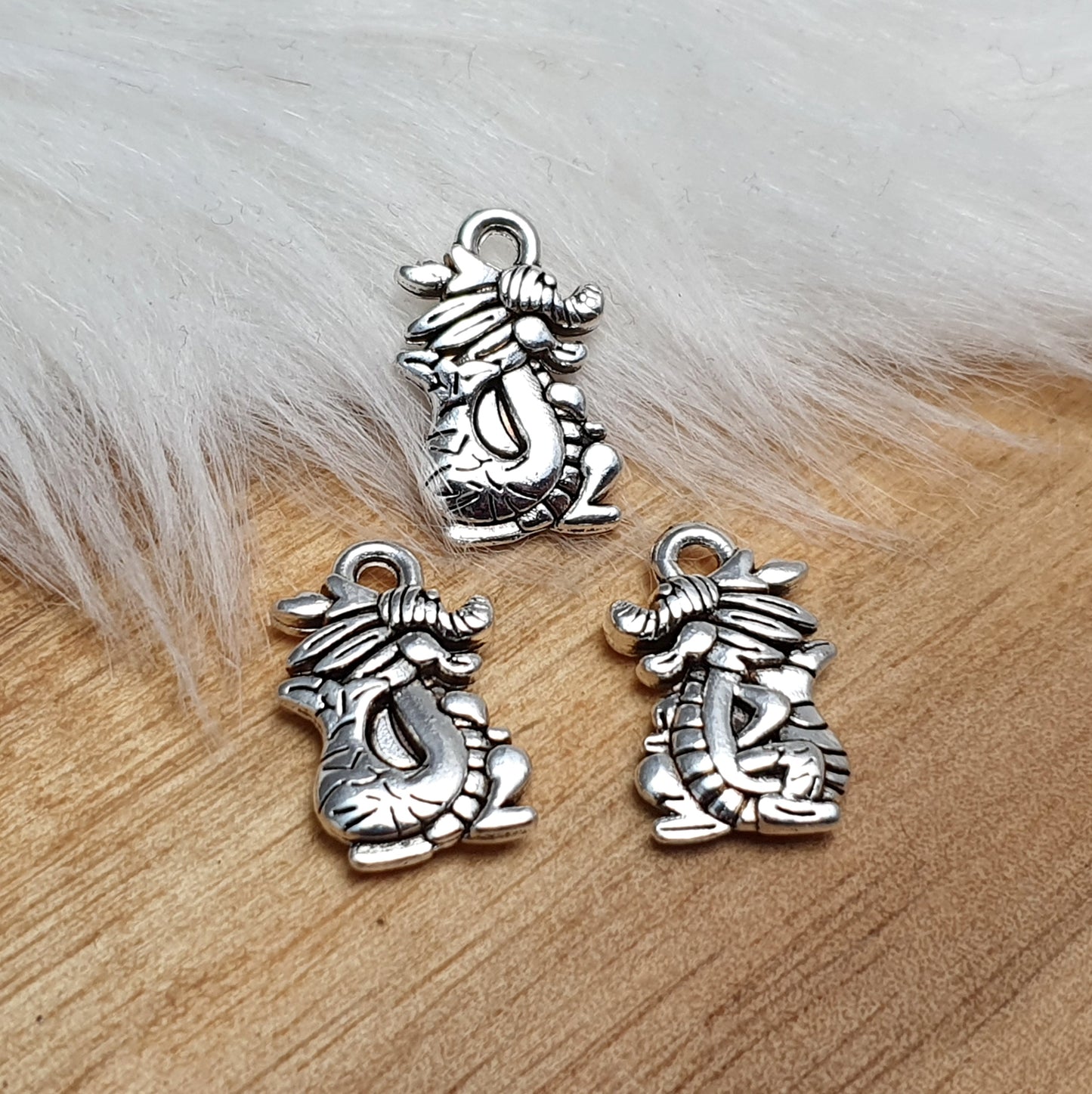 3 Anhänger, Drachen, 15mm, antik silberfarbig