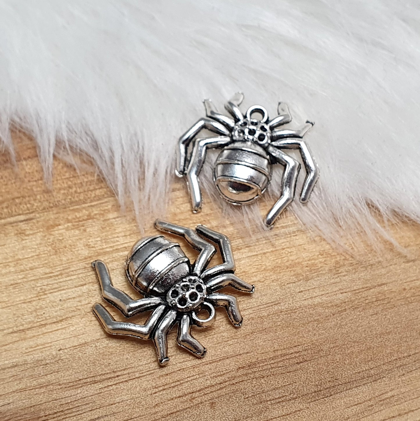 2 Anhänger, Charms, Spinne, 20mm, antik silberfarbig, Schmuck Basteln