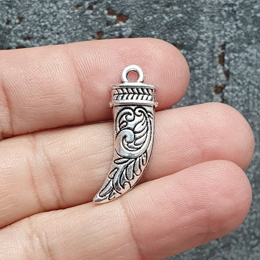 4 Anhänger, Zahn mit Intarsien, 27mm, antik silberfarbig