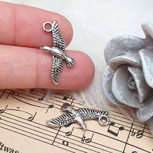 2 Anhänger kleines Täubchen, 26mm, antik silberfarbig