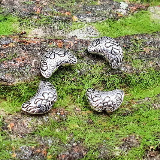 4 Metallperlen kleiner Mond, 7x10mm, antik silberfarbig