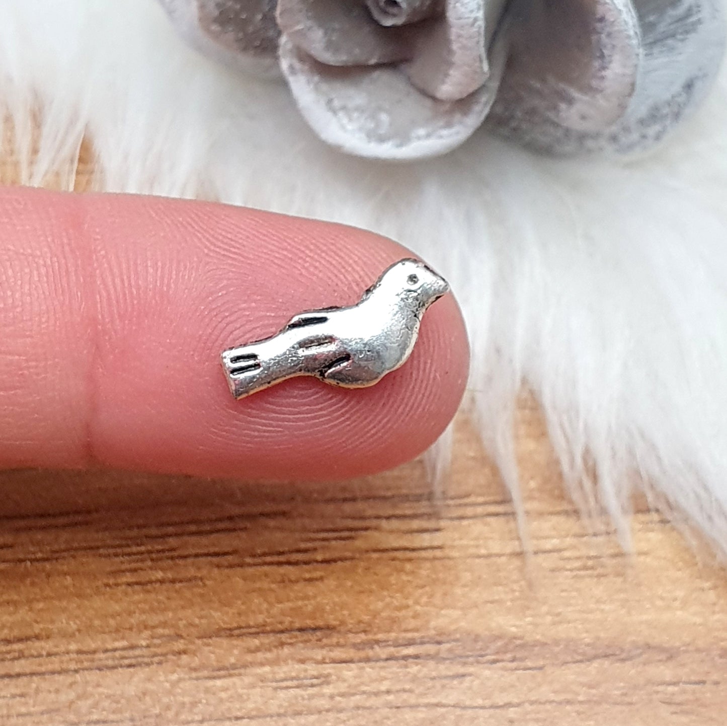 4 kleine Metallperlen Vögelchen, 6x14mm, antik silberfarbig