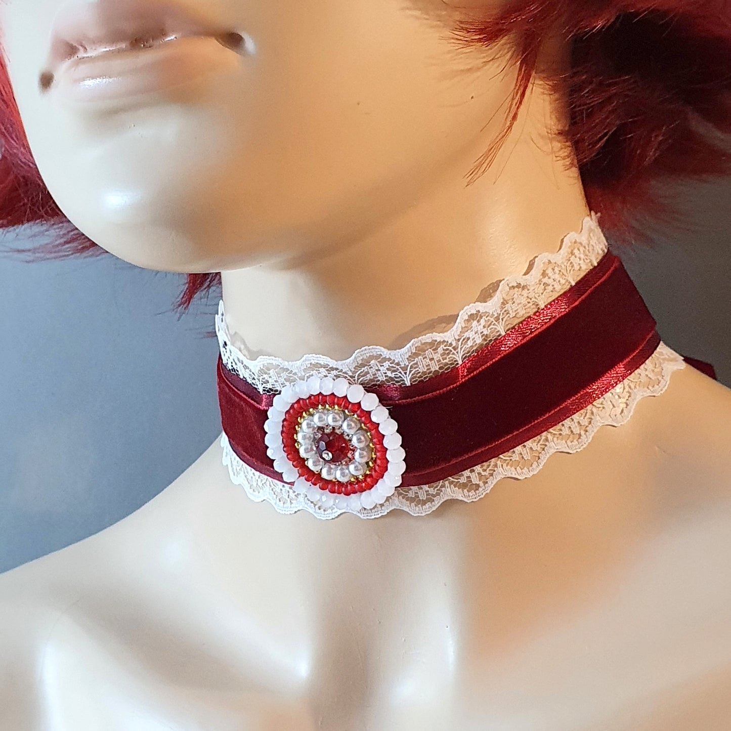 Choker, Samt, Dunkelrot, Weiß, mit Borte & handgefertigtem Zierteil, Unisize