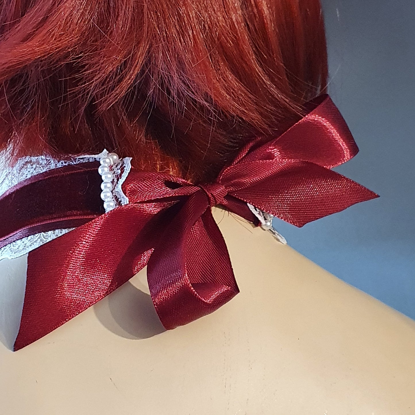 Choker, Samt, Dunkelrot, Weiß, mit Borte & handgefertigtem Zierteil, Unisize