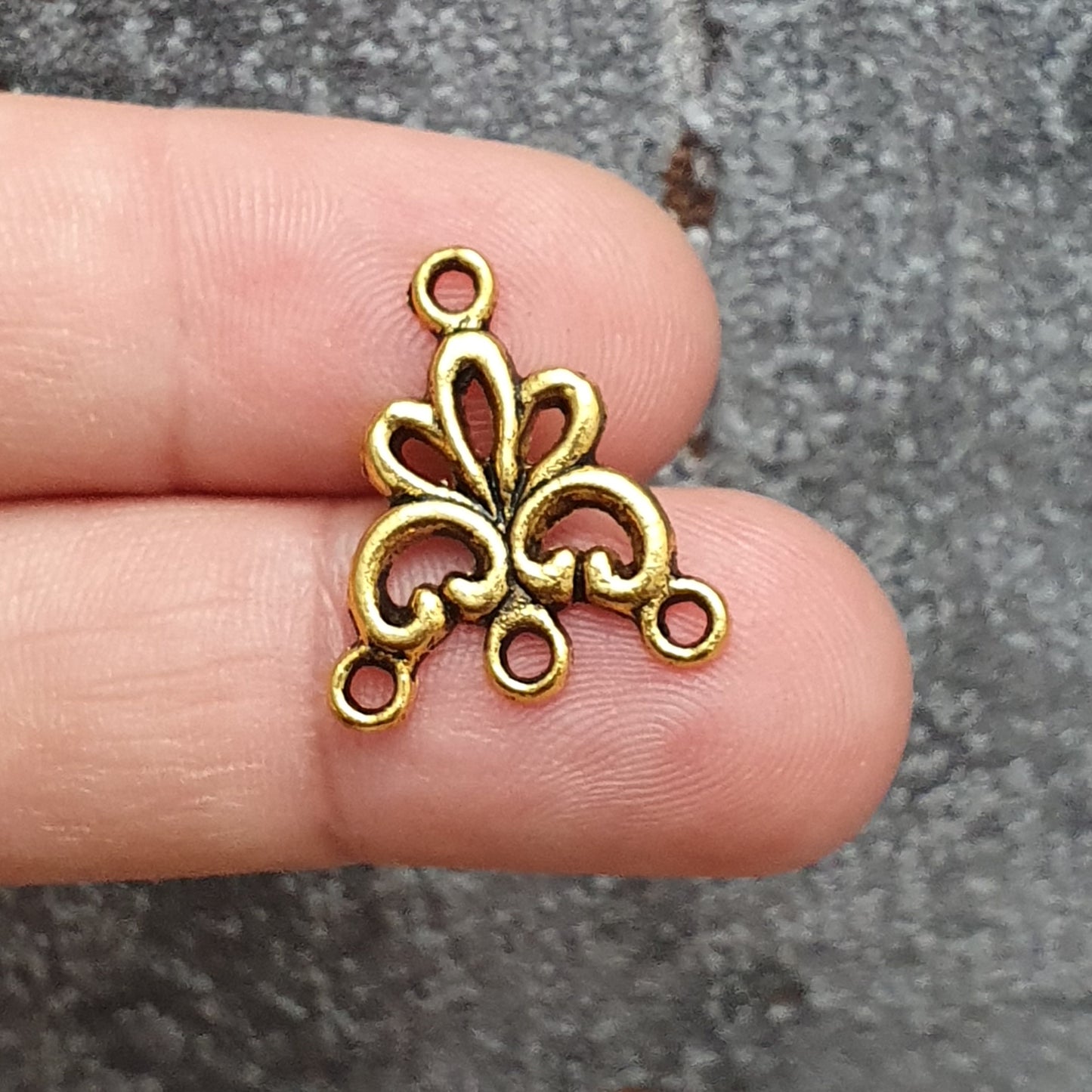 2 Verbinder, antik goldfarbig, 19x17mm