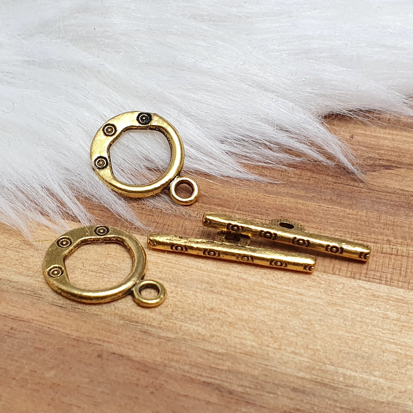 2x Knebelverschluss, antik goldfarbig