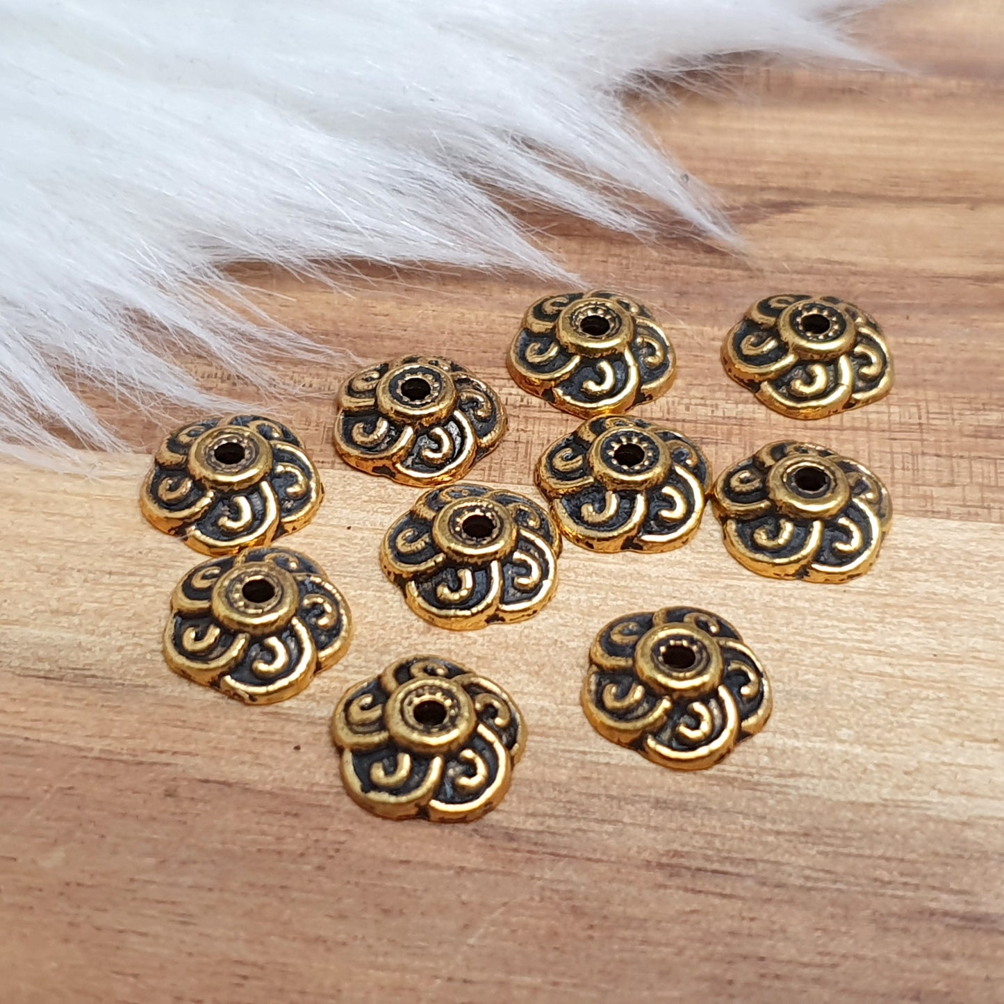10 Perlenkappen Zierkappen, 9mm, antik goldfarbig