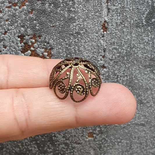 2 filigrane Zierkappen, 20mm, antik bronzefarbig