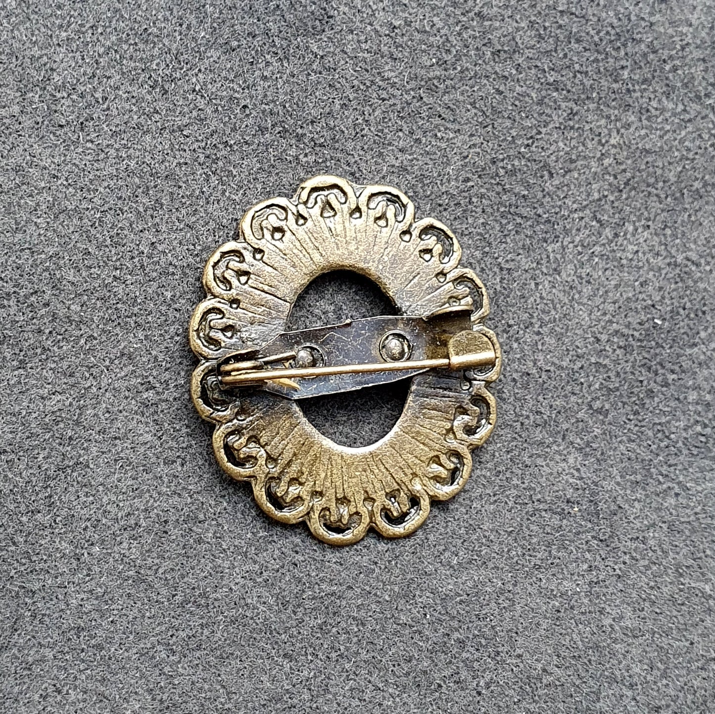 Broschenrohling für Cabochons, Oval 13x17mm, antik bronzefarbig