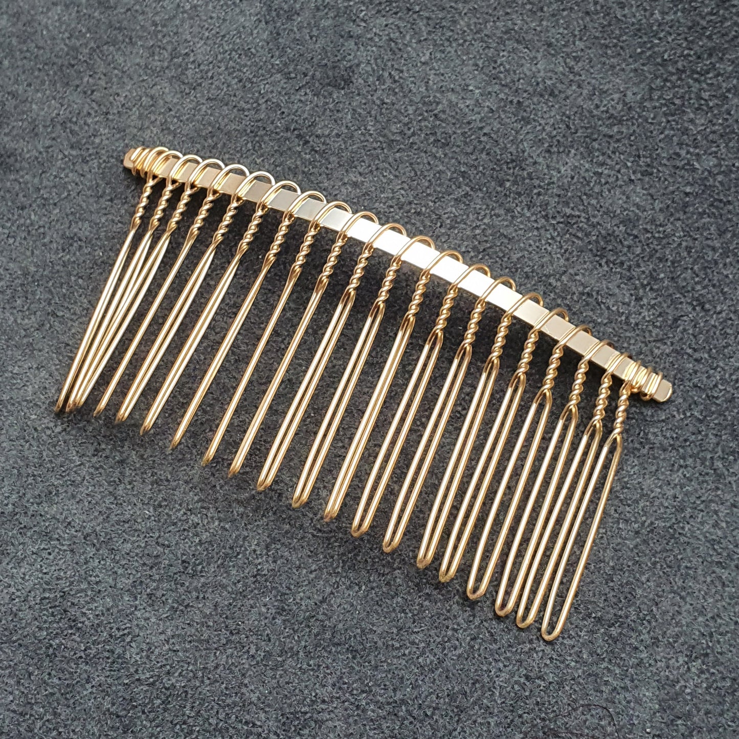 Haarkamm zum beperlen in goldfarbig, aus Draht, 20 Zähne, 7,5cm