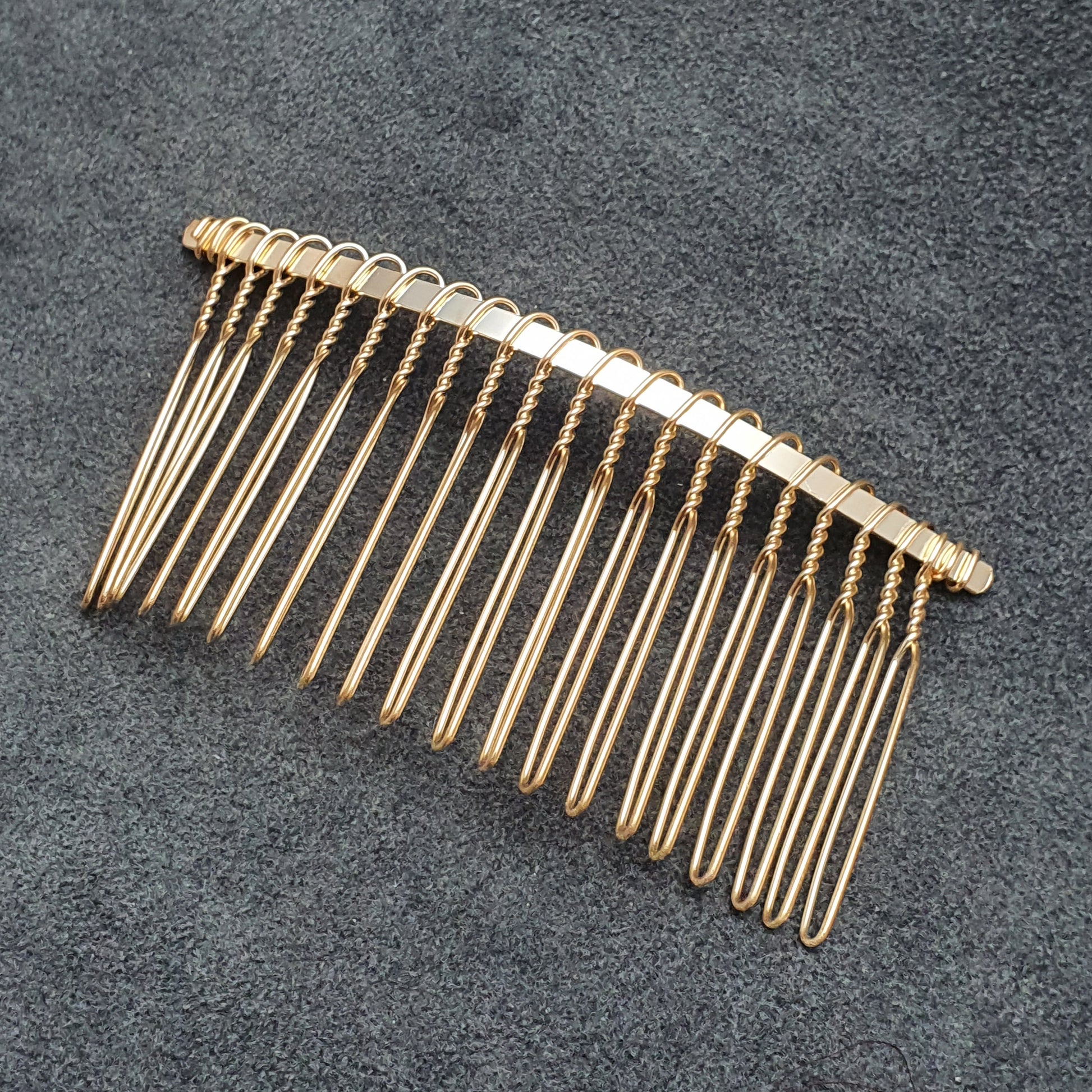 Haarkamm zum beperlen in goldfarbig, aus Draht, 20 Zähne, 7,5cm
