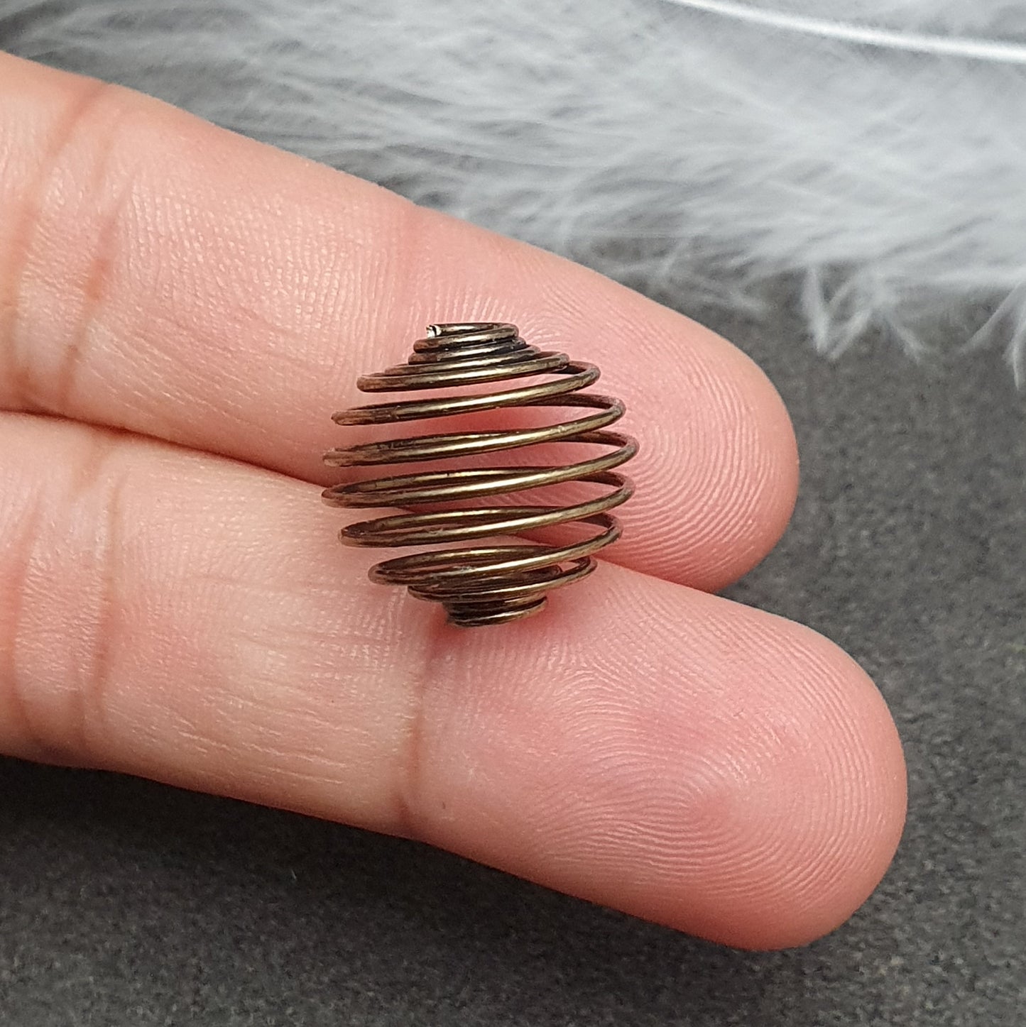 4 Drahtperlen, Spirale, Perlenkäfig, 14x15mm, bronzefarbig