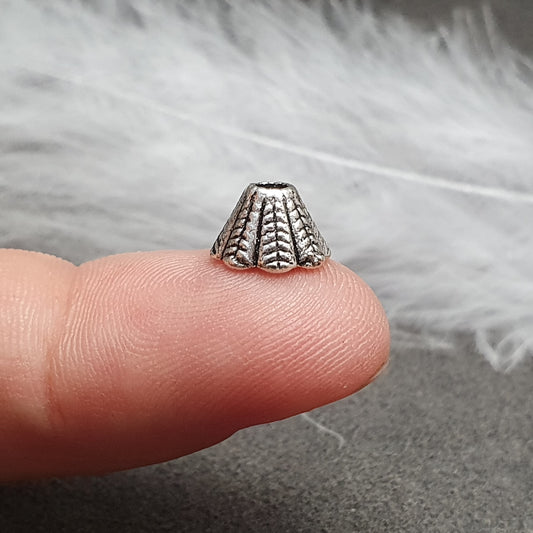 8 Zierkappen, konisch, 8mm, antik silberfarbig