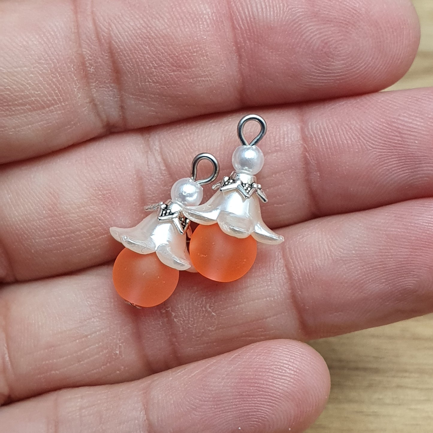 30tlg. Bastelset für 6 Anhänger Blumen in Orange & Weiß, BAUSATZ!