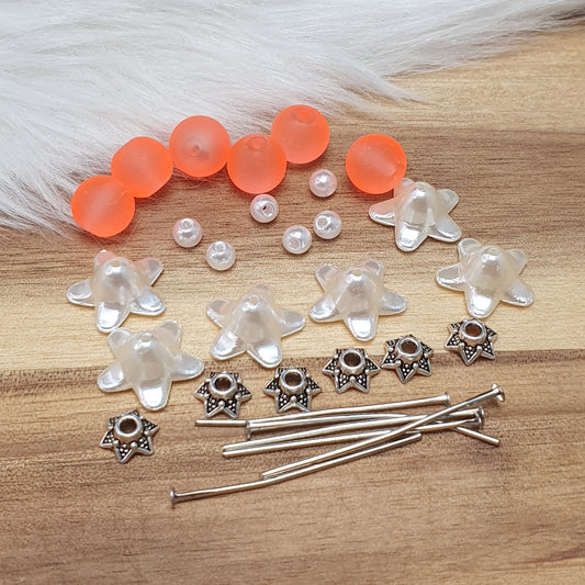 30tlg. Bastelset für 6 Anhänger Blumen in Orange & Weiß, BAUSATZ!
