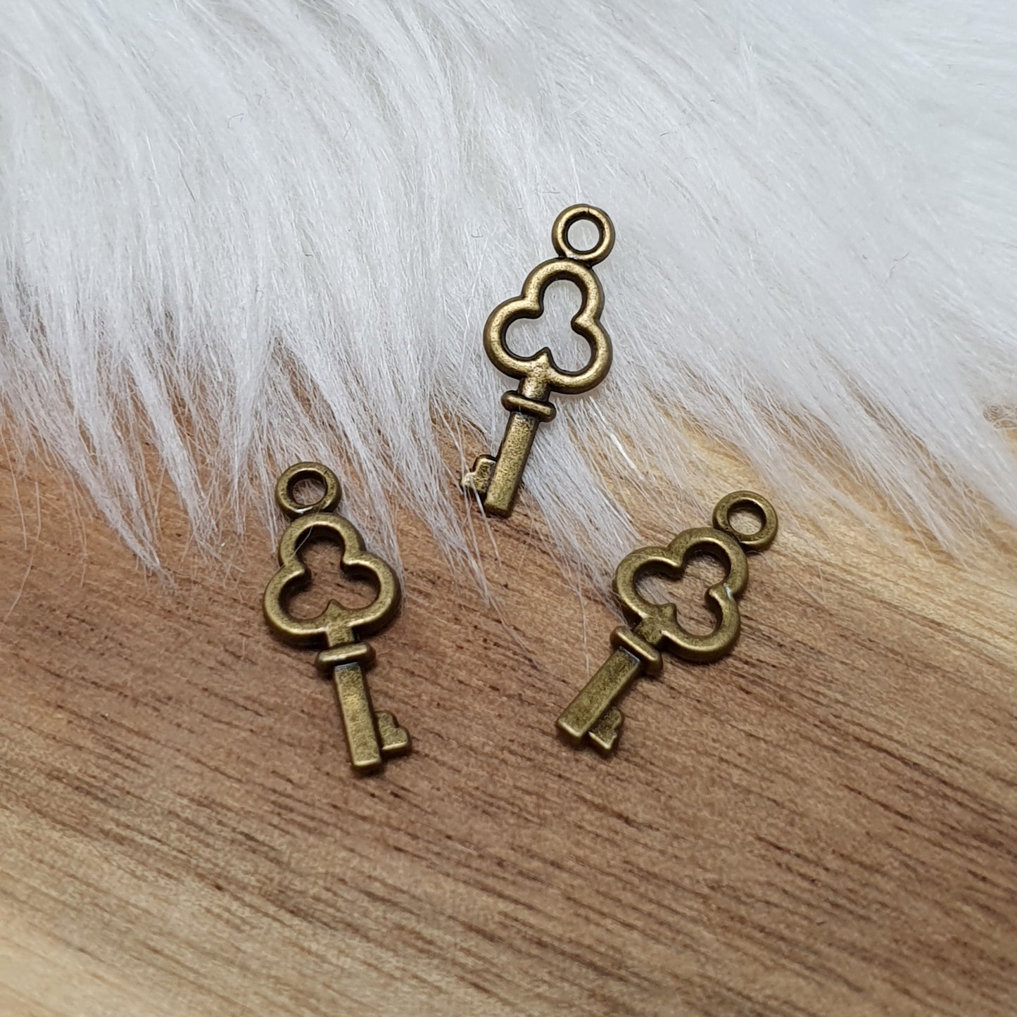 10x Anhänger, Schlüssel, 16mm, antik bronzefarbig