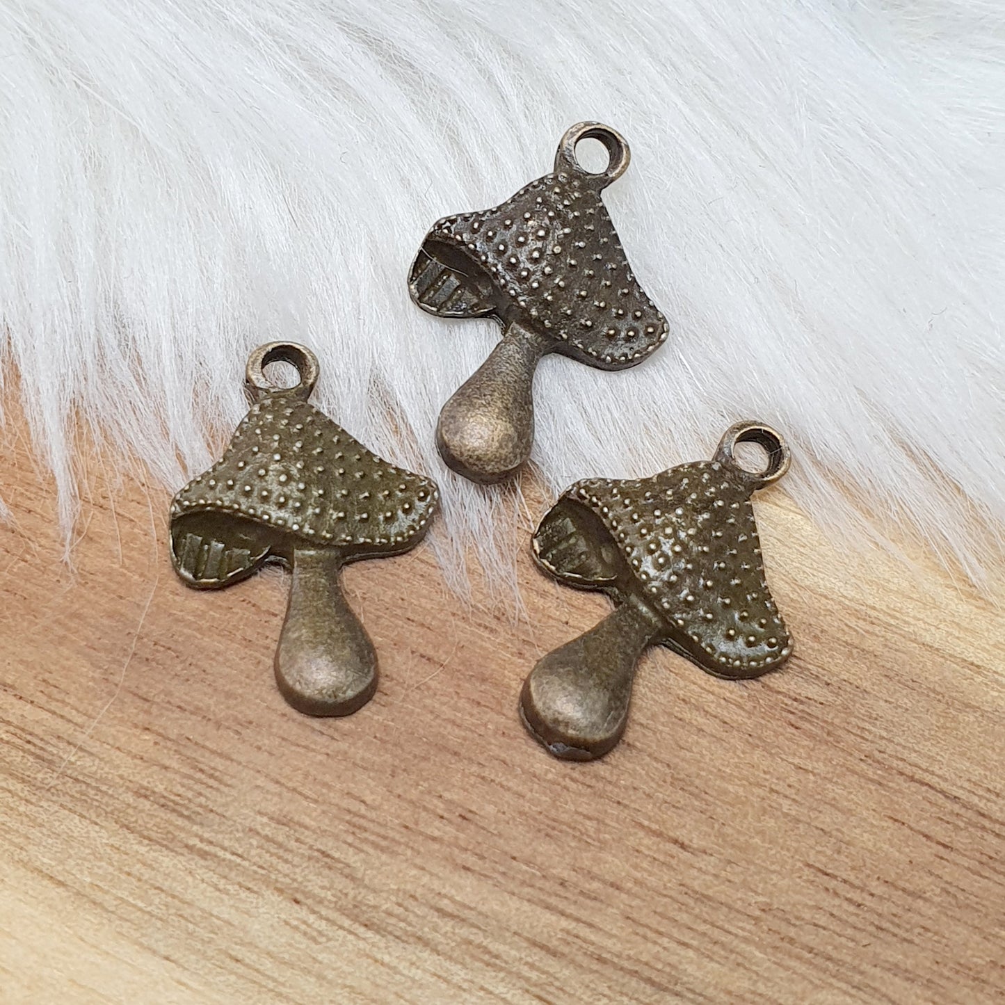 3x Anhänger Pilz, antik bronzefarbig, 21mm