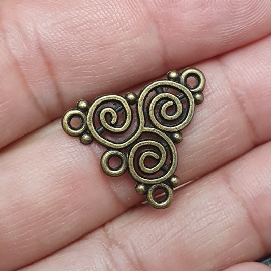 4 Verbinder Triskel, 20mm in antik bronzefarbig