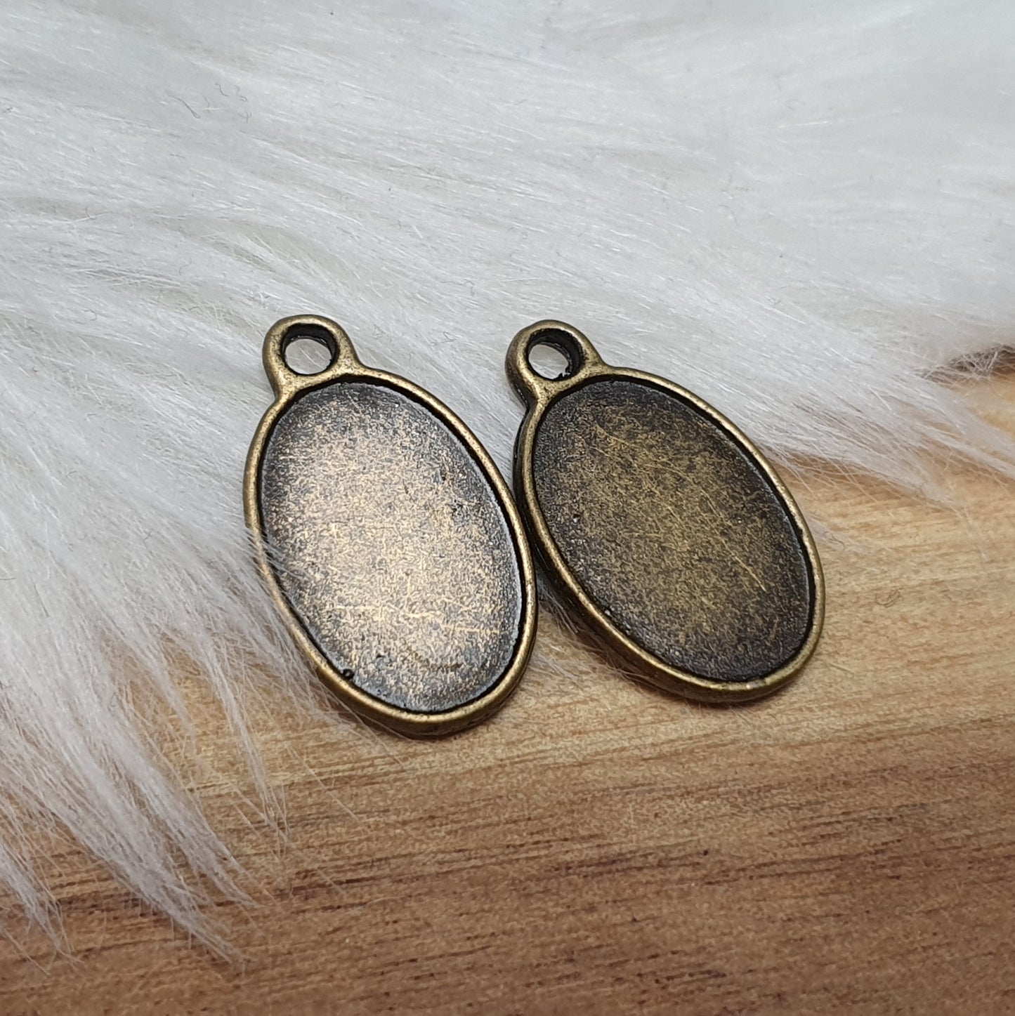 2x Setting Anhänger oval für Cabochons 11x17mm, antik bronzefarbig