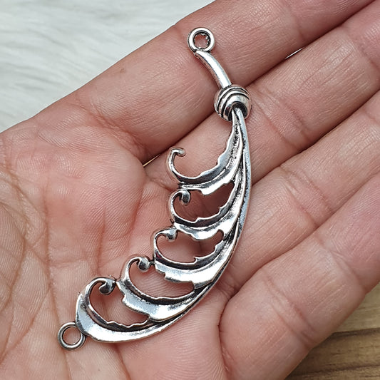 1x Verbinder Nostalgie Blatt, mit 2 Ösen, 66mm, antik silberfarbig