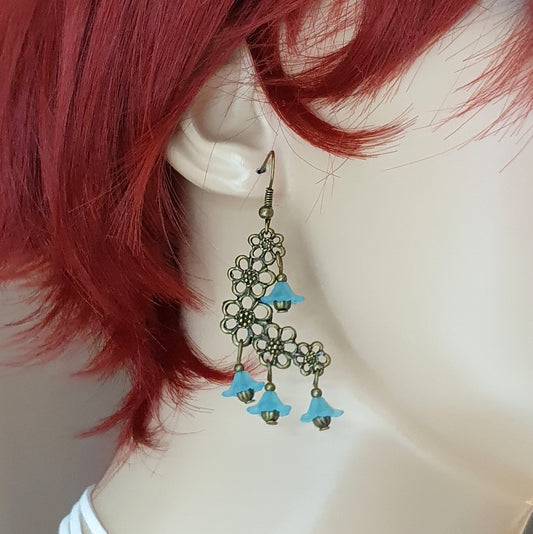 Ohrhänger Gipsy, mit Kranz und Blüten, Aqua, antik bronzefarbig