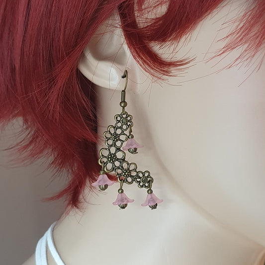 Ohrhänger Gipsy, mit Kranz und Blüten, Rosa, antik bronzefarbig