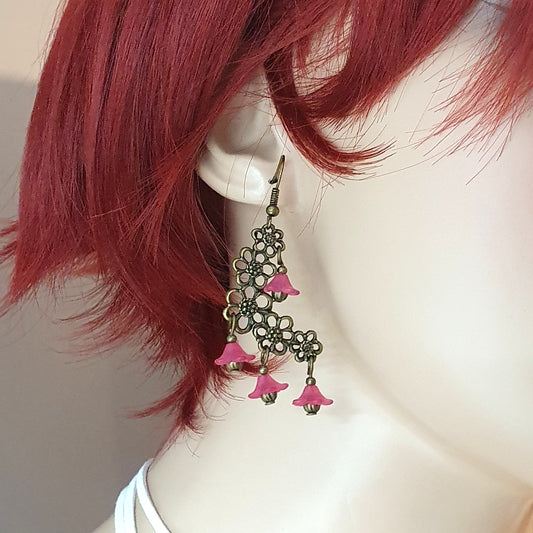 Ohrhänger Gipsy, mit Kranz und Blüten, Pink, antik bronzefarbig