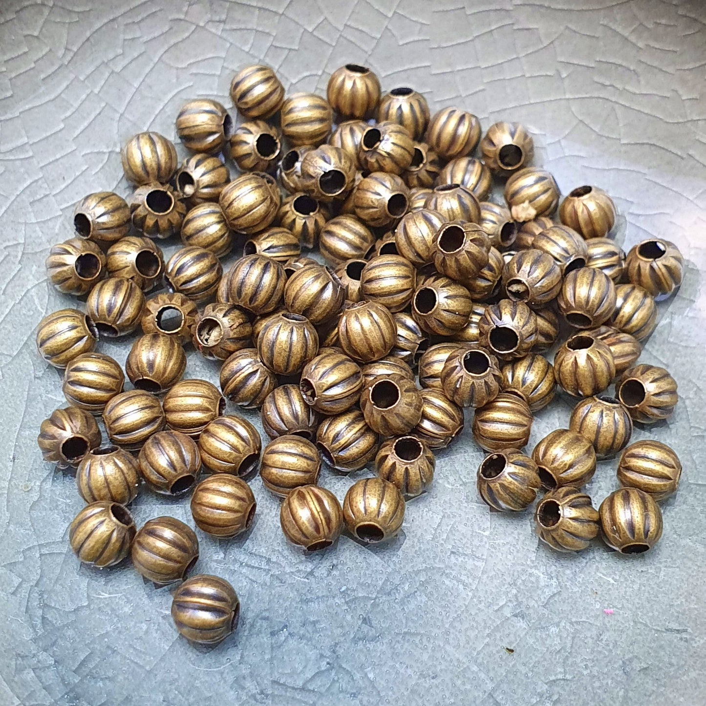 100 Metallperlen, Spacer, gerillt 4mm