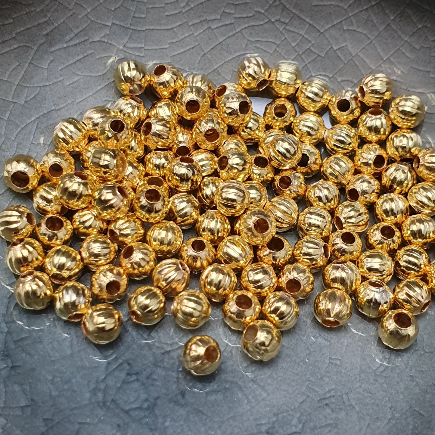 100 Metallperlen, Spacer, gerillt 4mm