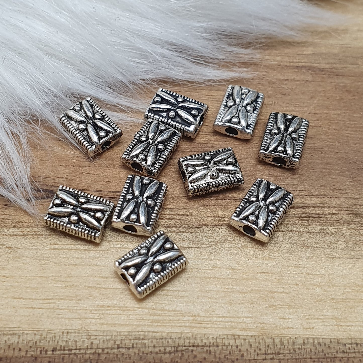 Metallperlen Kissen Silber