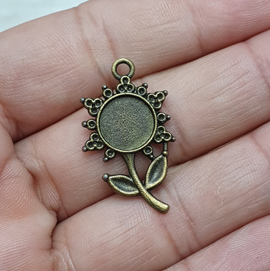 2x Anhänger Blume, für Cabochon 9mm, antik bronzefarbig