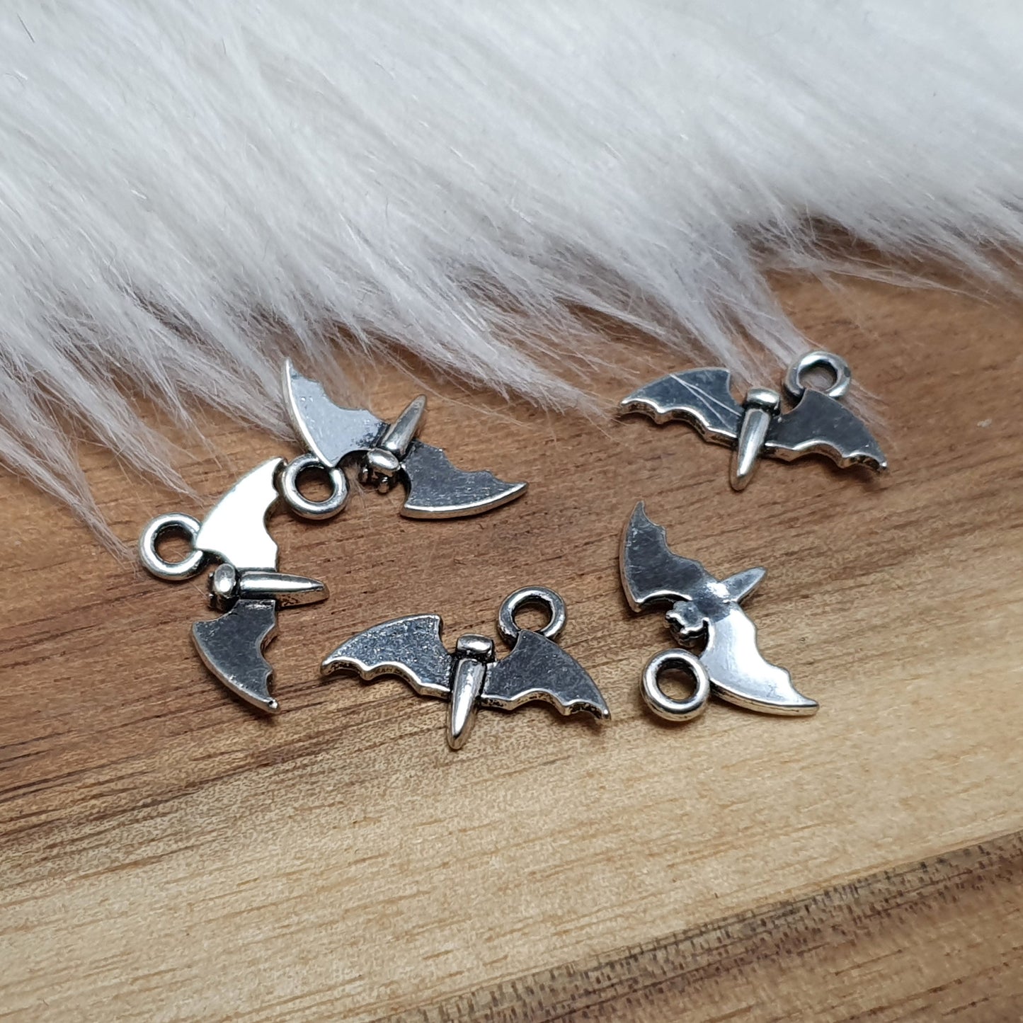 5x Charm, Fledermaus, 13mm, antik silberfarbig