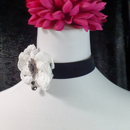 Choker Duchesse, Samt, Schwarz, mit Schleife & Zierteil