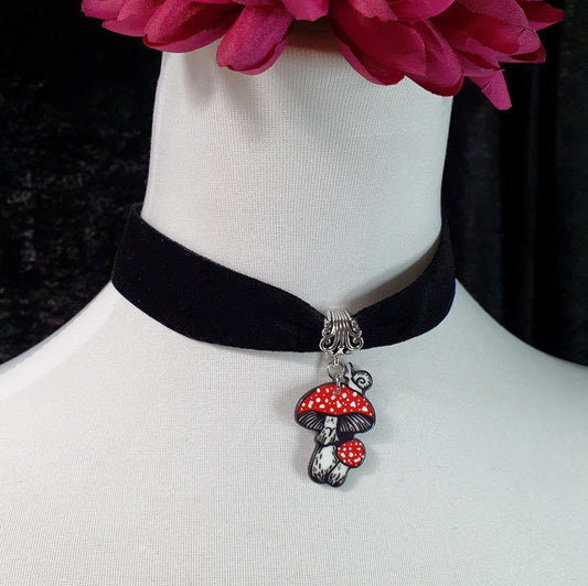 Choker, Samt, Schwarz, mit Fliegenpilz