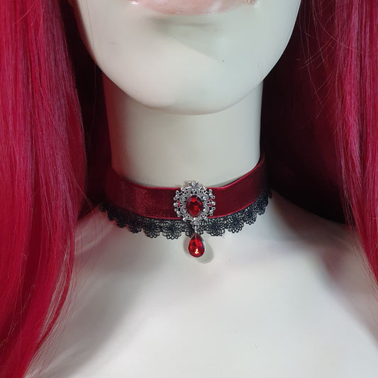 Choker, Samt, Dunklerot, mit Borte Lebensblume & Zierteil