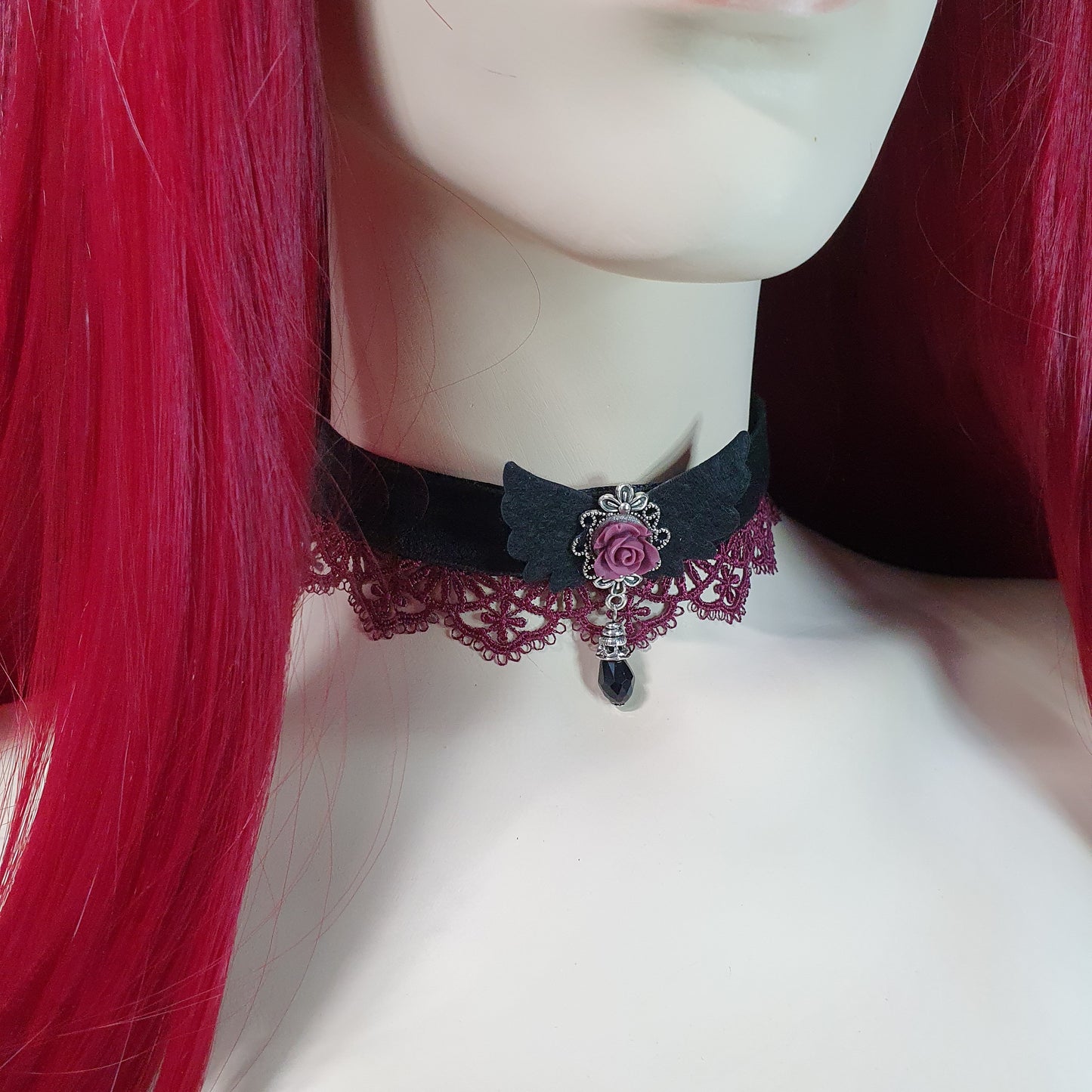 Choker, Samt, Schwarz/Bordeaux, mit Borte & Zierteil
