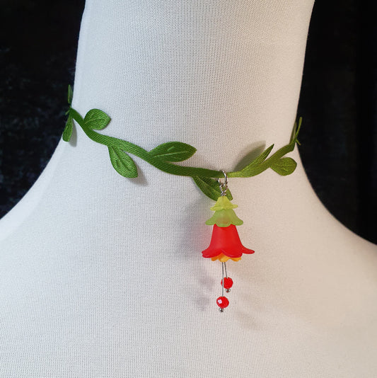 Choker Fairytale, Blattwerk mit Anhänger große Glockenblume