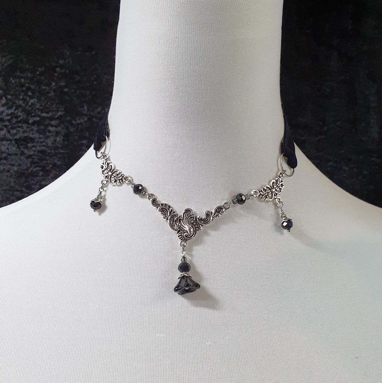 Choker Dragonfly, Samt, Schwarz mit Ornament