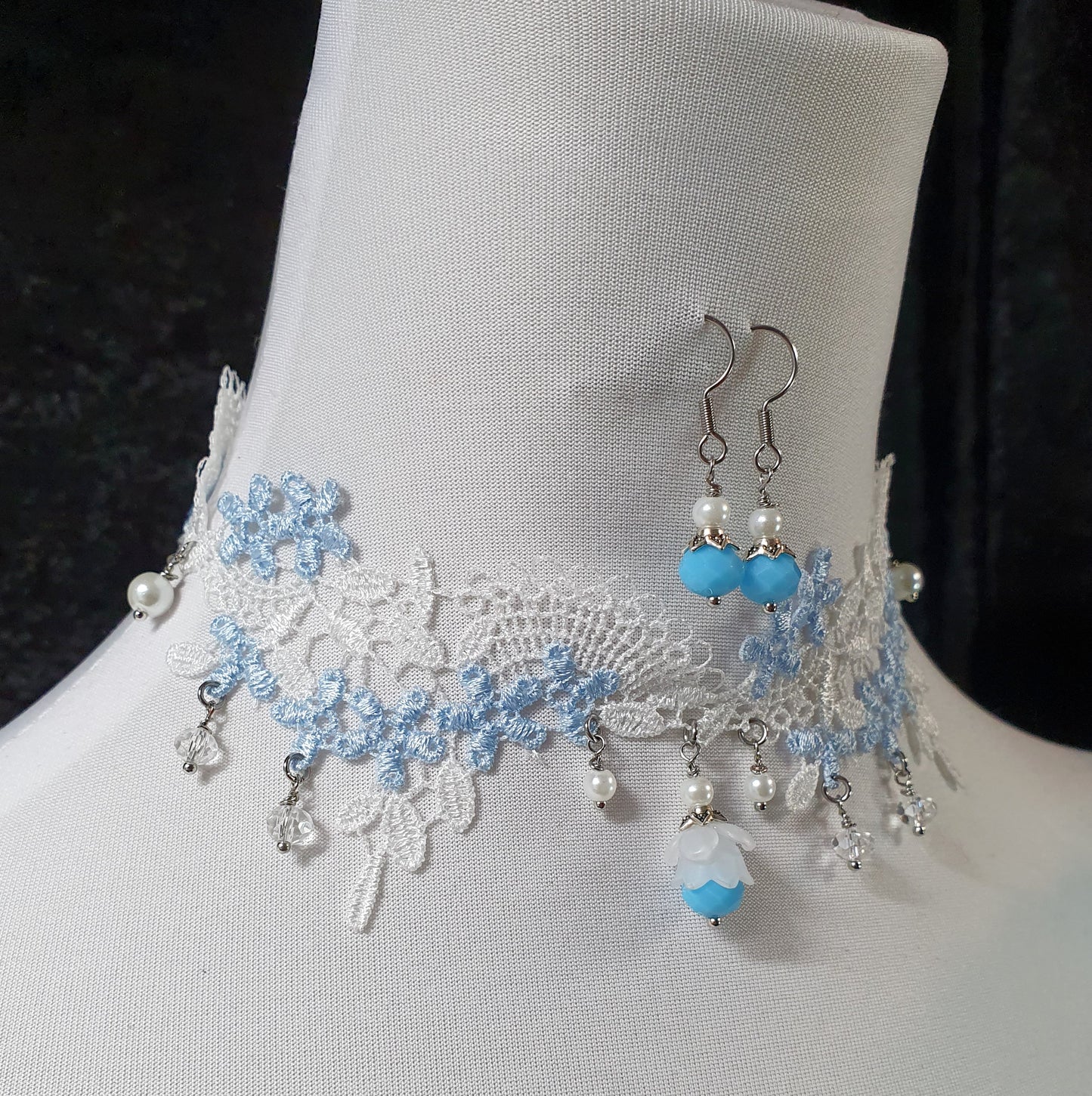 Set Choker Ätzspitze Weiß & Blau, Glasperlen, mit Ohrschmuck