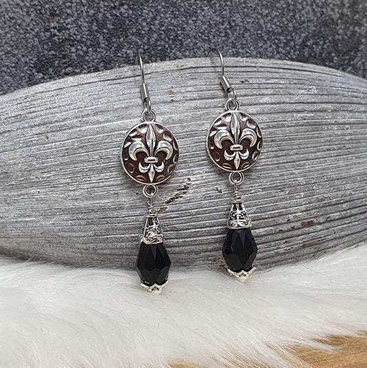 Ohrhänger, Fleur de Lis, Gothic, Kristallglasperle schwarz, Edelstahl