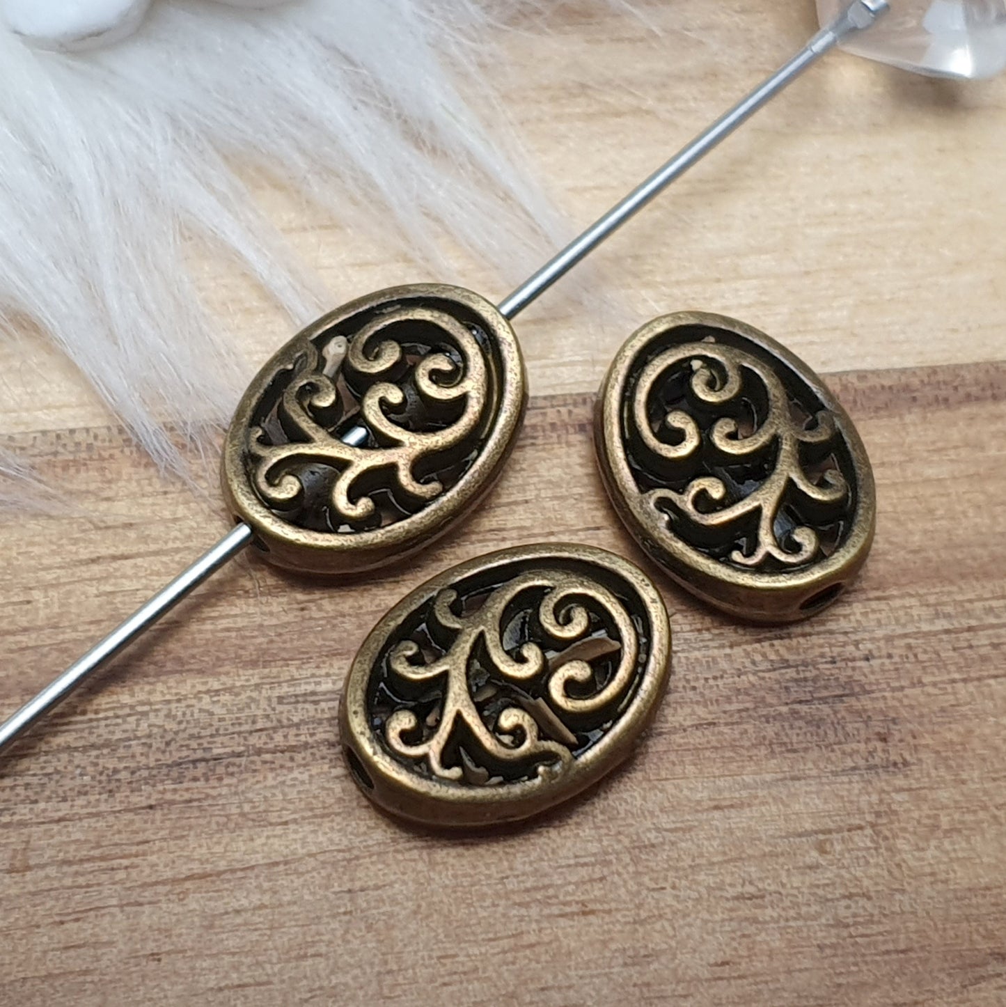 3 Metallperlen, Spacer, Floral, 12x10mm, Oval, Schmuck Basteln