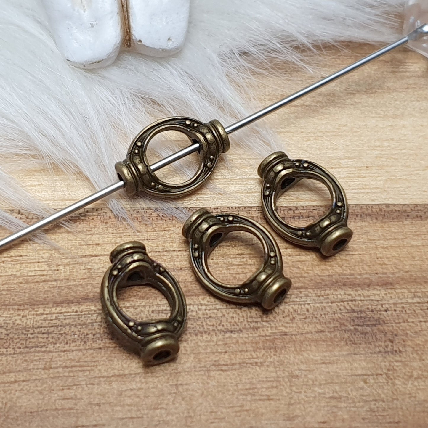 4 Metallperlen, Spacer, Rahmen, 11x7mm, Oval, Schmuck Basteln